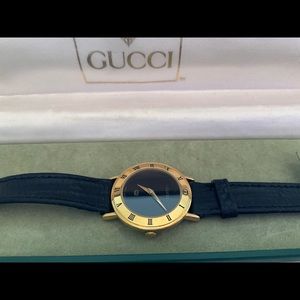 Beautiful Gucci watch. 3000L